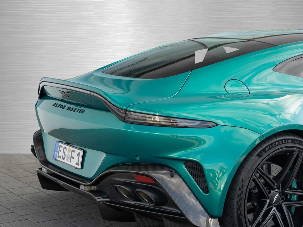 Aston Martin V8 Vantage 2024