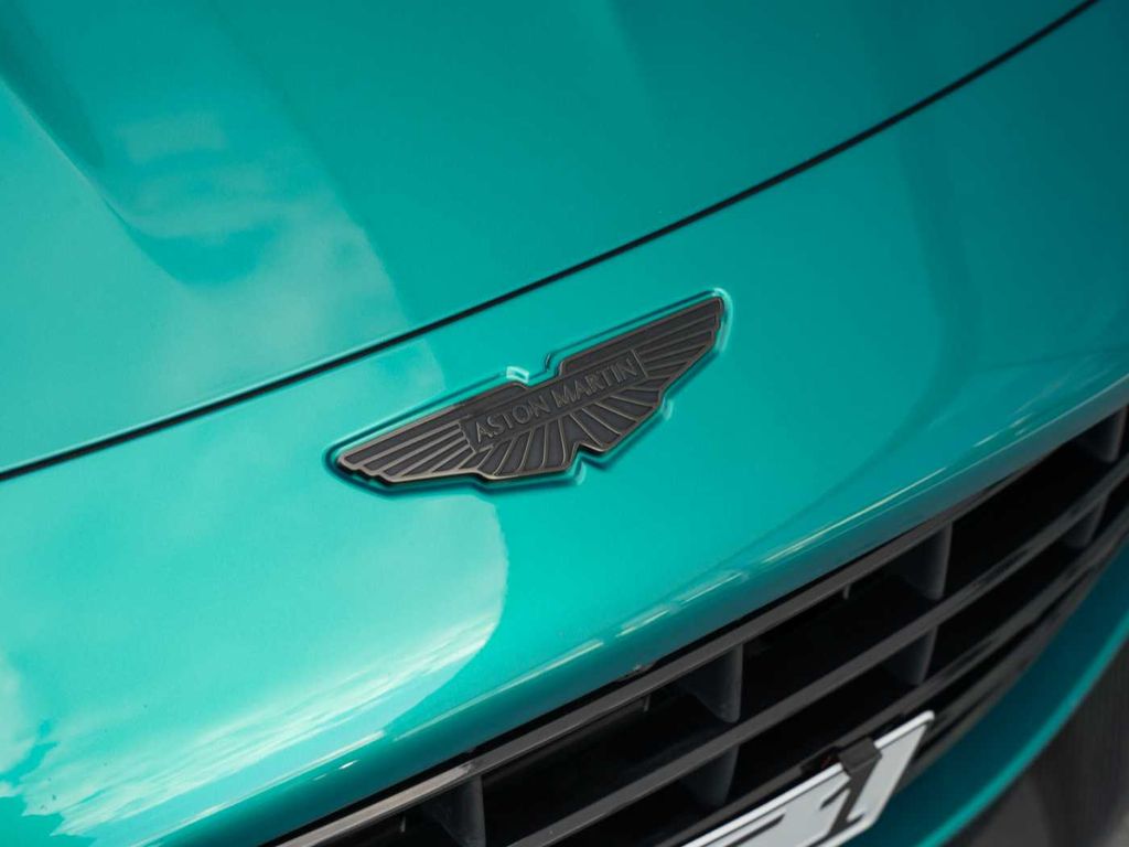 Aston Martin V8 Vantage 2024