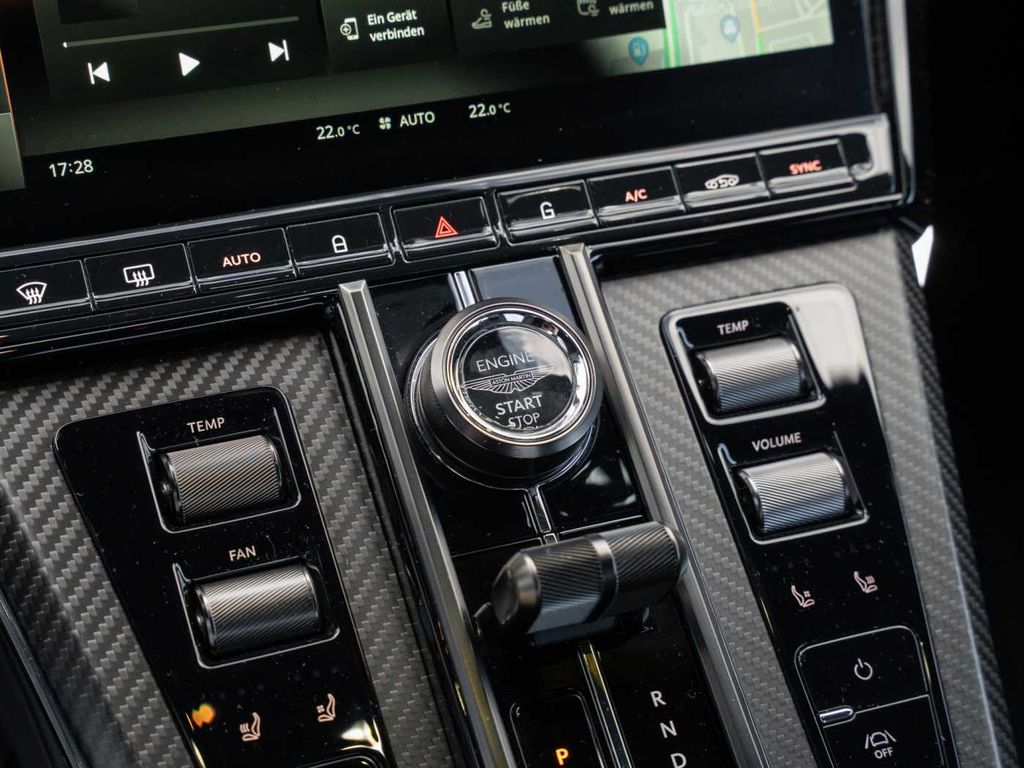 Aston Martin V8 Vantage 2024