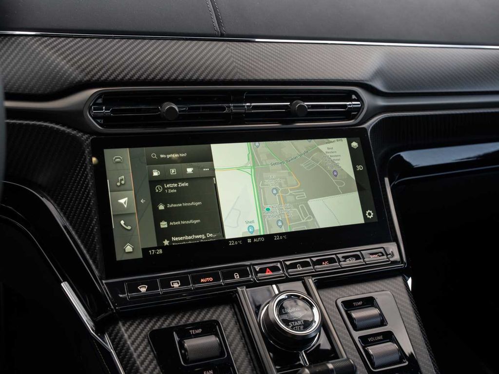 Aston Martin V8 Vantage 2024