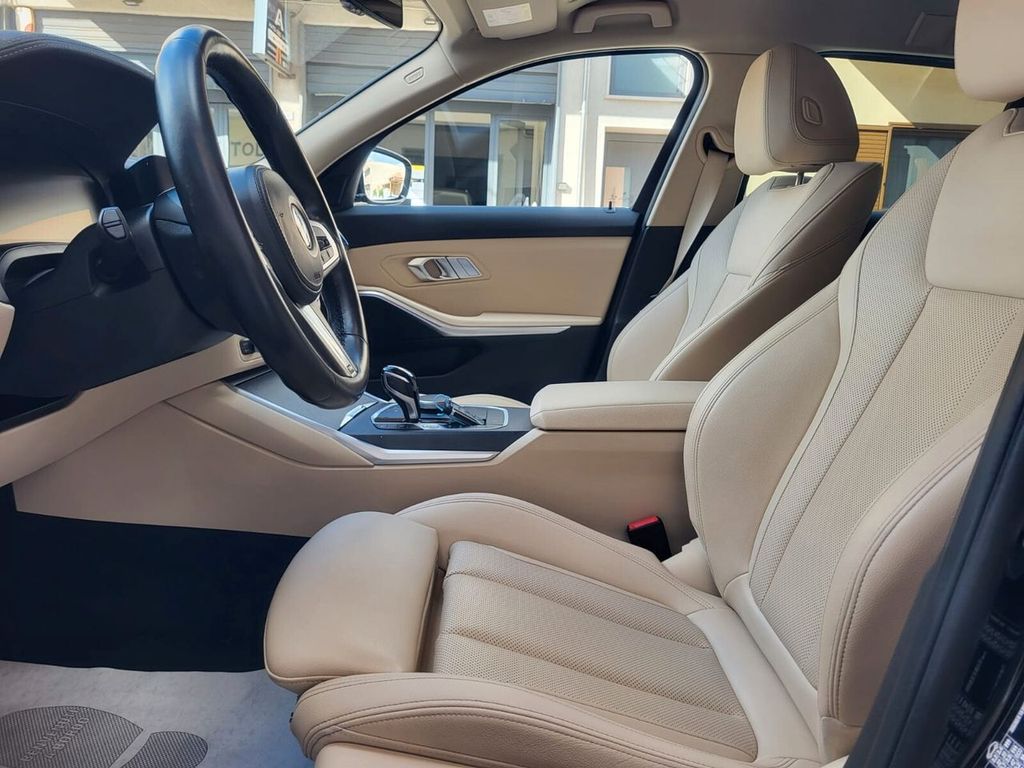 BMW 318 2022