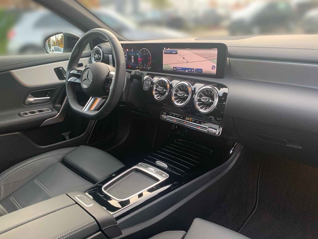 Mercedes-Benz A 220 2023