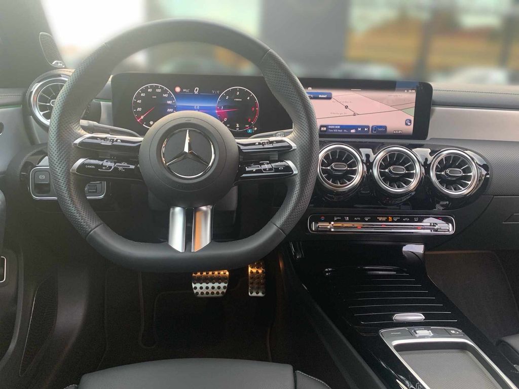 Mercedes-Benz A 220 2023