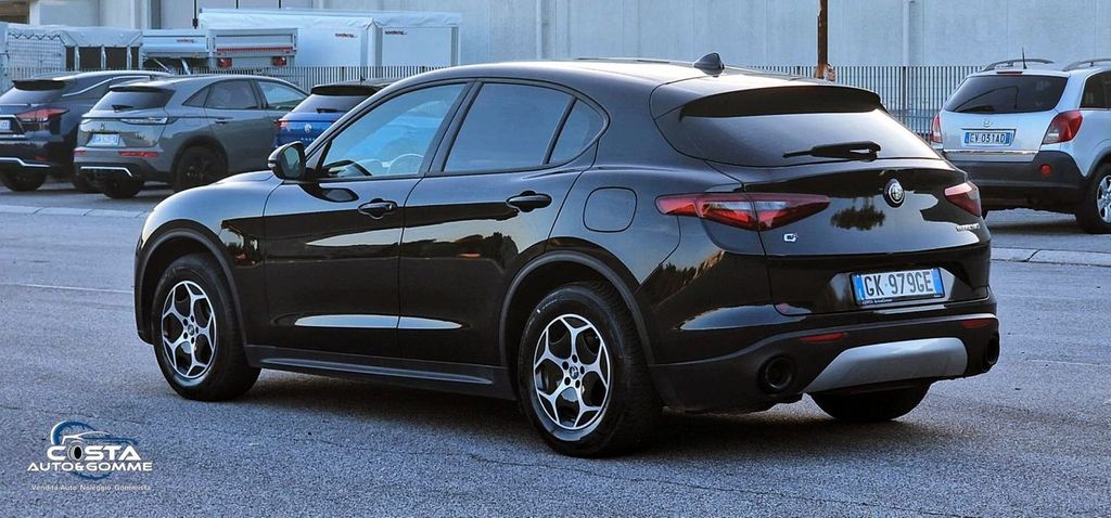 Alfa Romeo Stelvio 2022