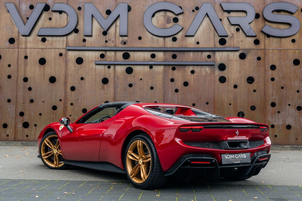 Ferrari 296 GTS 2025