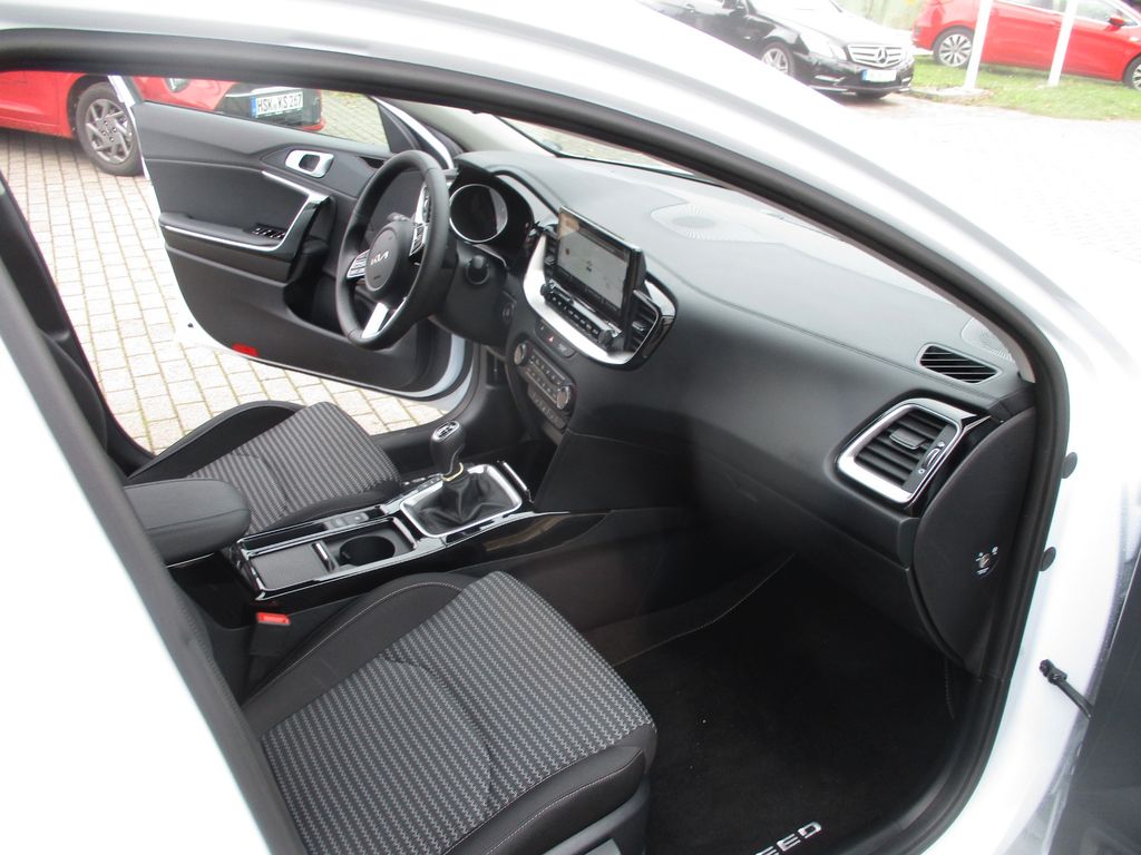 Kia cee'd / Ceed 2025