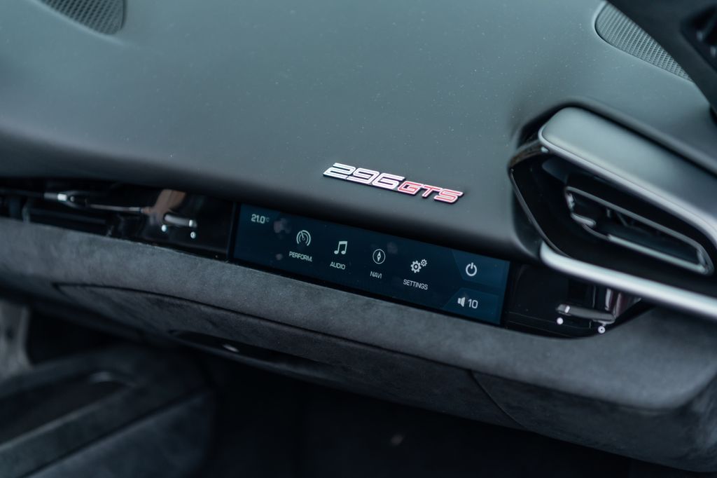 Ferrari 296 GTS 2025