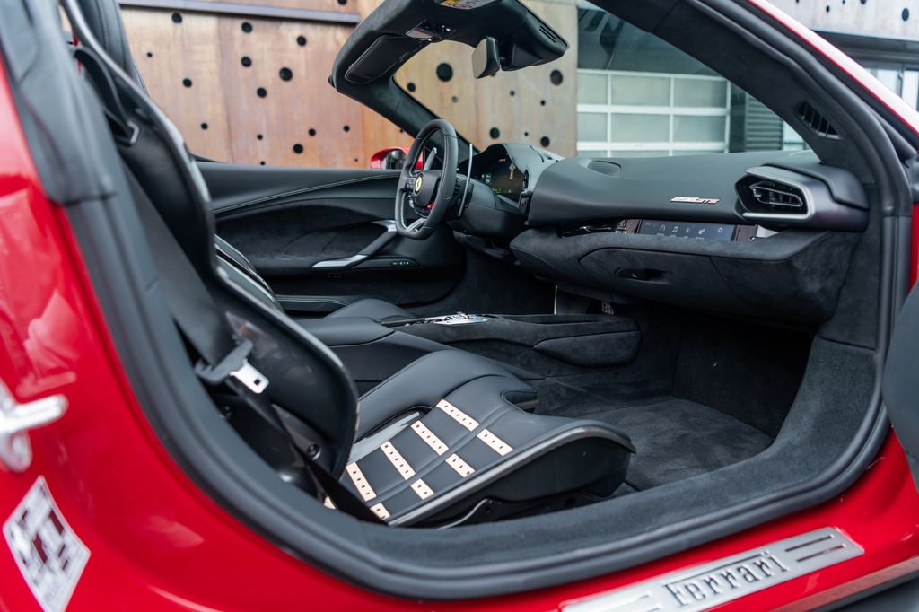 Ferrari 296 GTS 2025