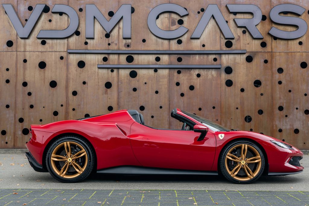 Ferrari 296 GTS 2025