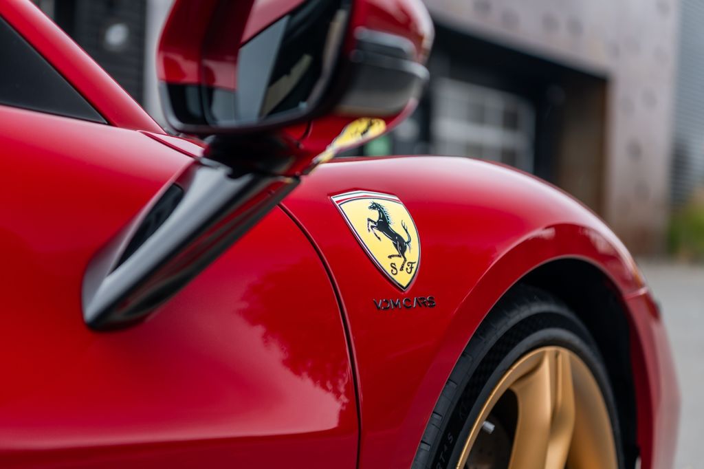 Ferrari 296 GTS 2025