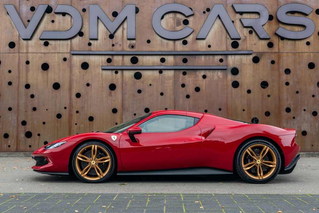 Ferrari 296 GTS 2025