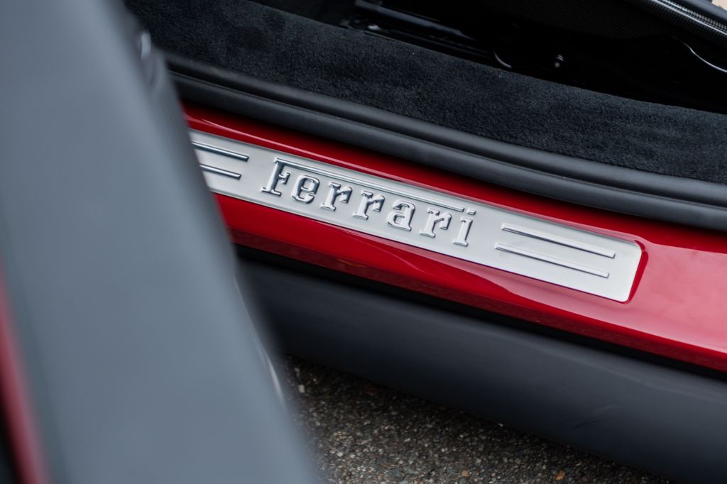 Ferrari 296 GTS 2025