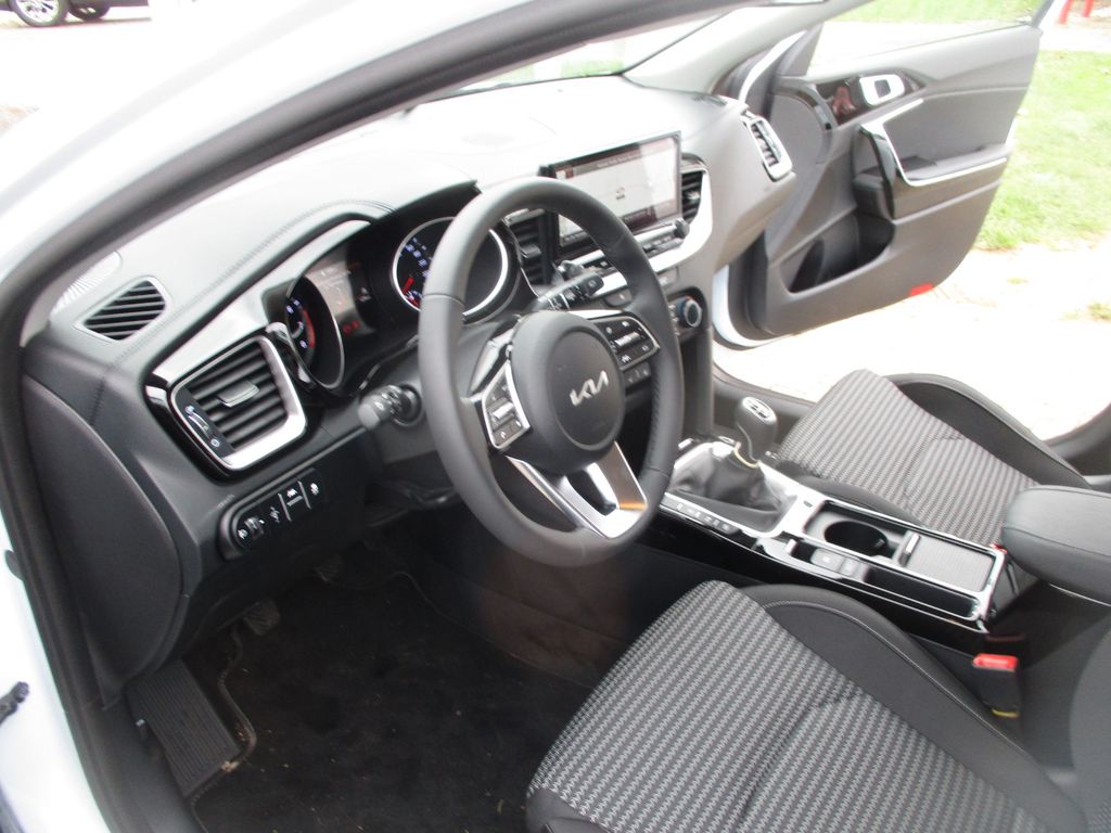 Kia cee'd / Ceed 2025