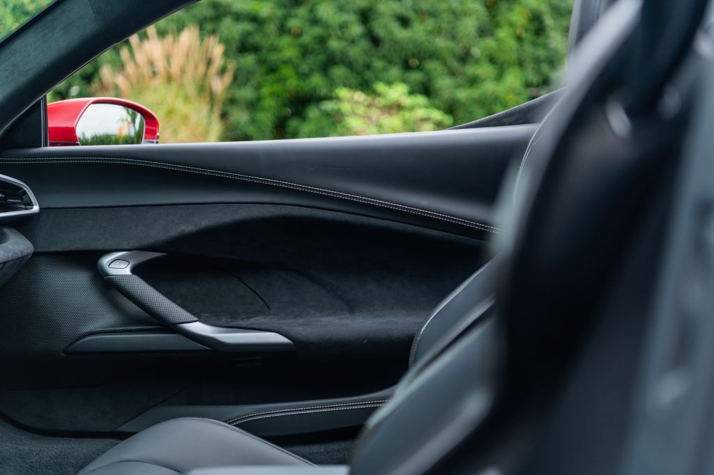 Ferrari 296 GTS 2025