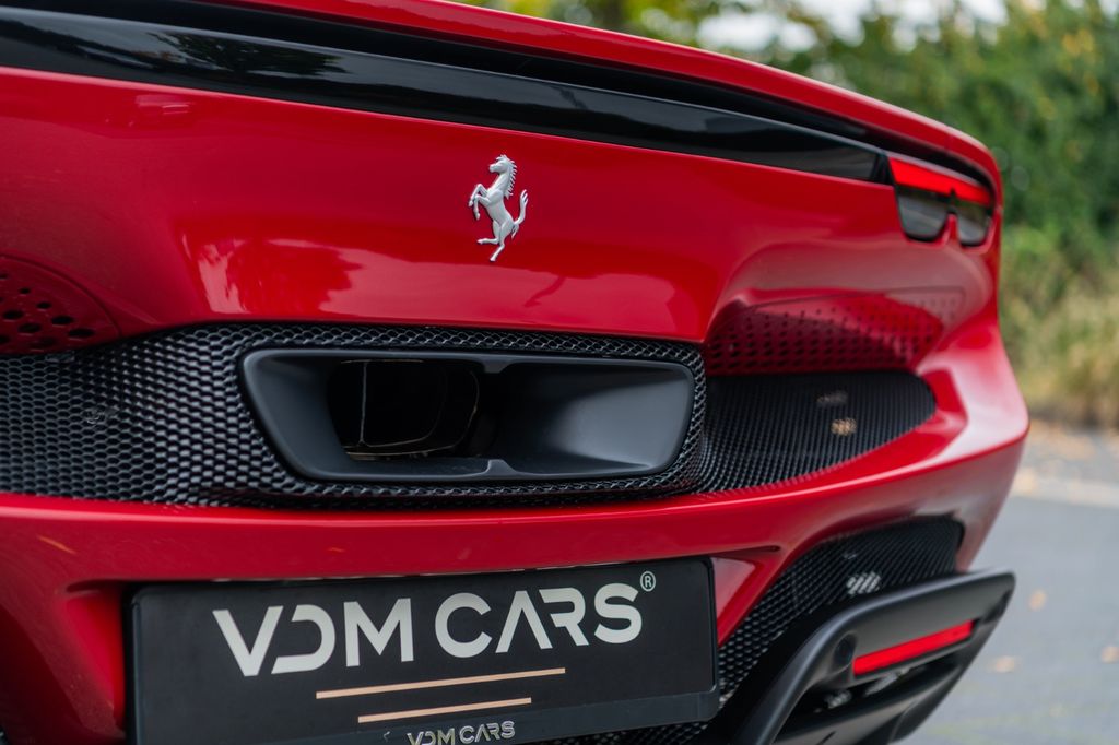 Ferrari 296 GTS 2025