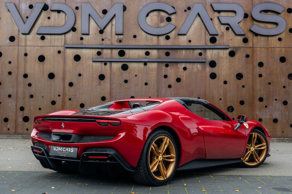 Ferrari 296 GTS 2025