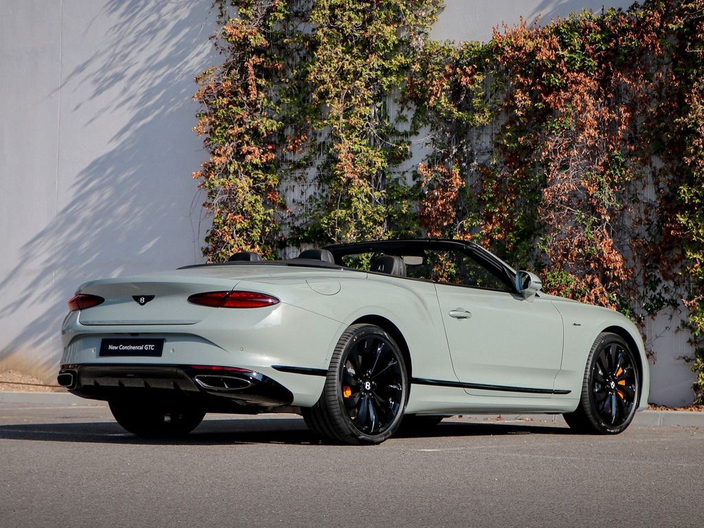 Bentley Continental GTC 2025