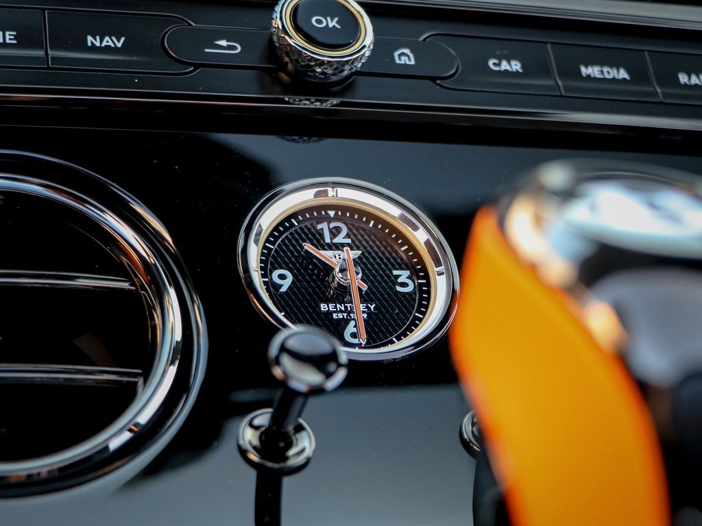 Bentley Continental GTC 2025