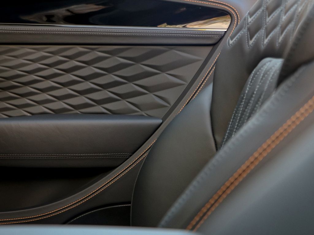 Bentley Continental GTC 2025