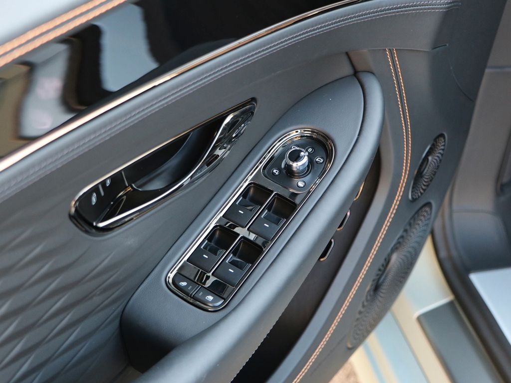 Bentley Continental GTC 2025