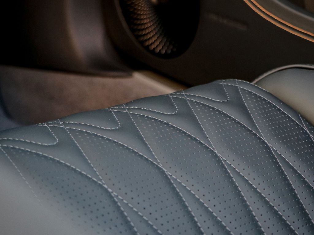 Bentley Continental GTC 2025