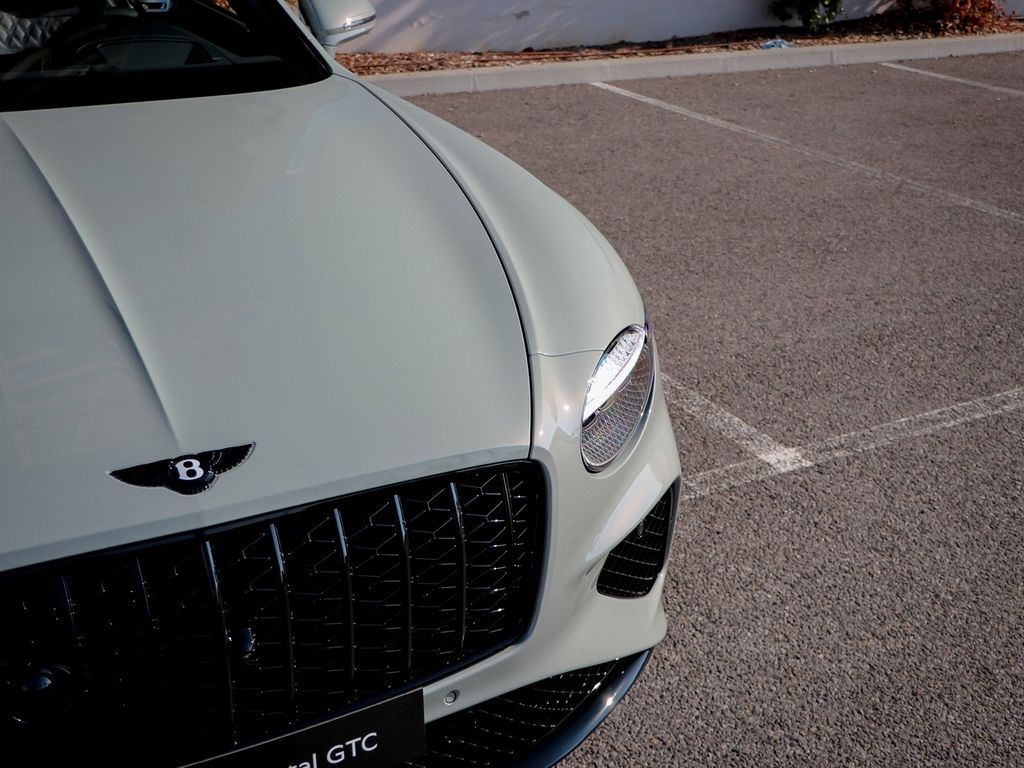 Bentley Continental GTC 2025