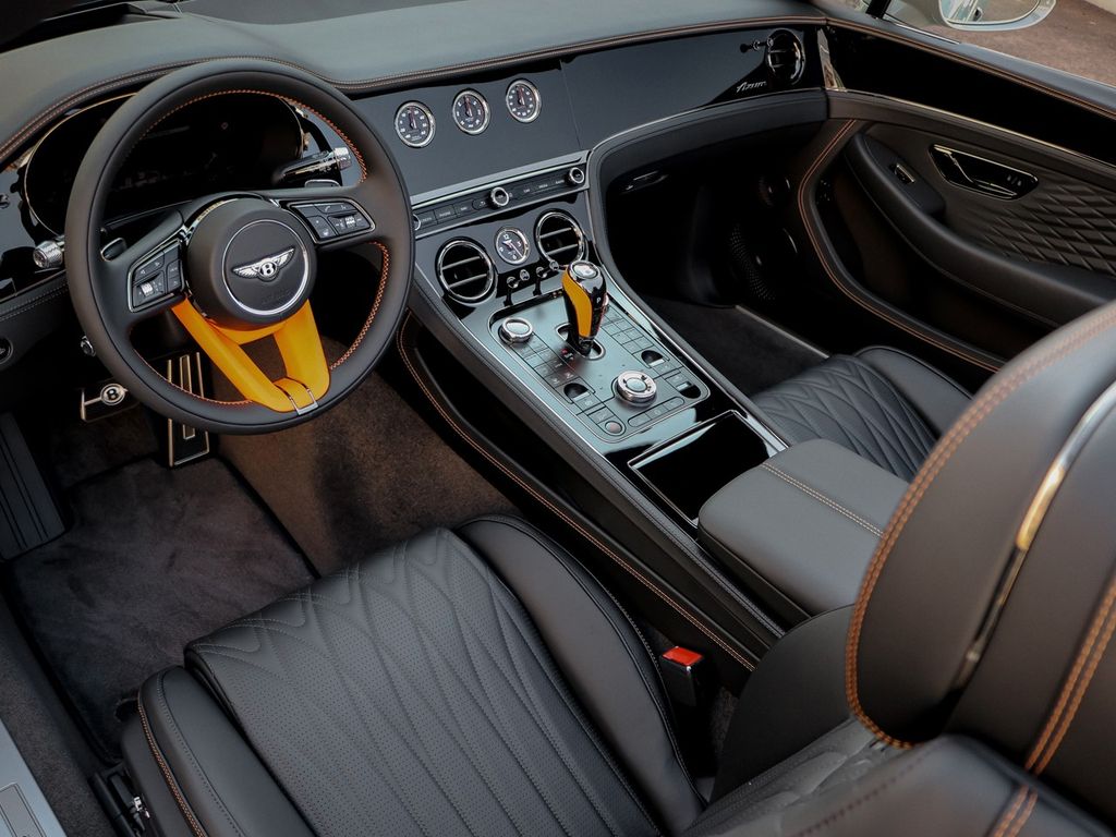 Bentley Continental GTC 2025