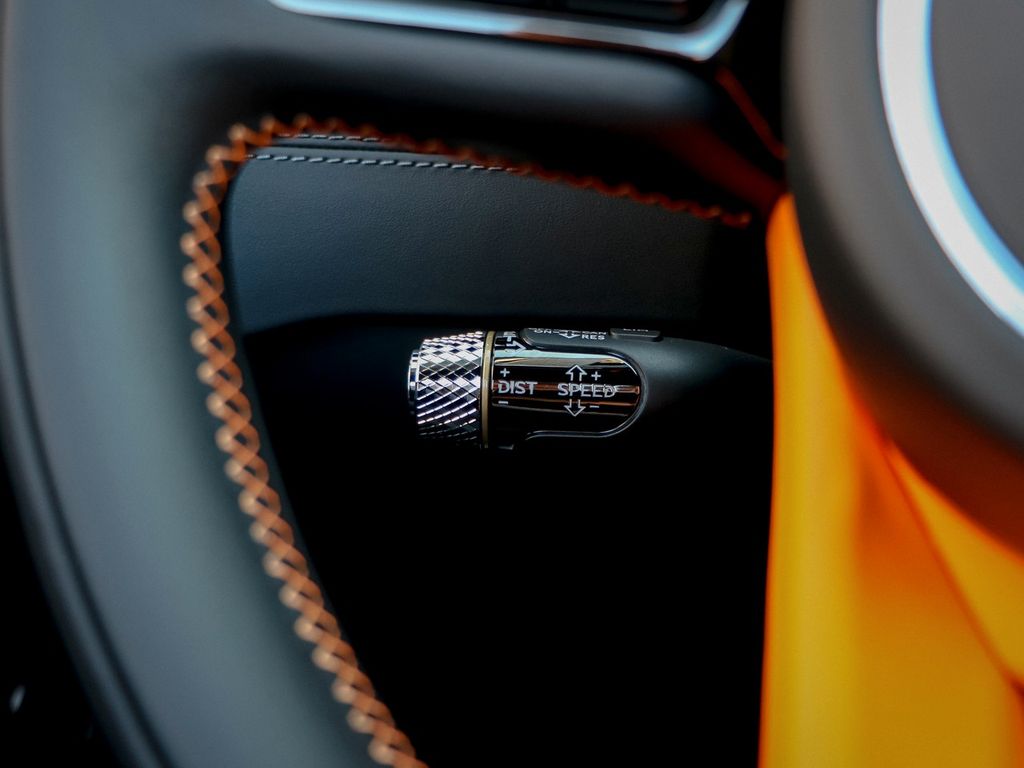 Bentley Continental GTC 2025