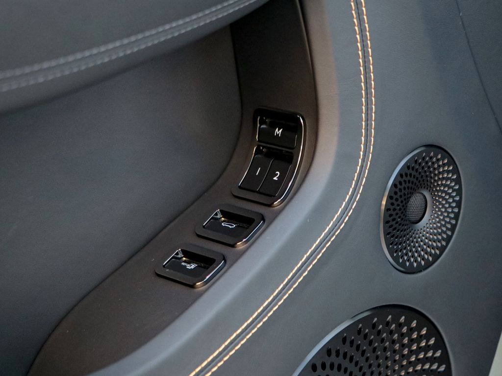 Bentley Continental GTC 2025