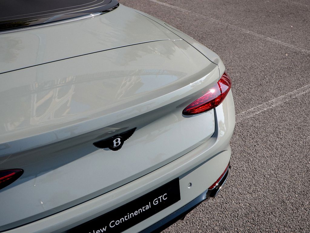Bentley Continental GTC 2025