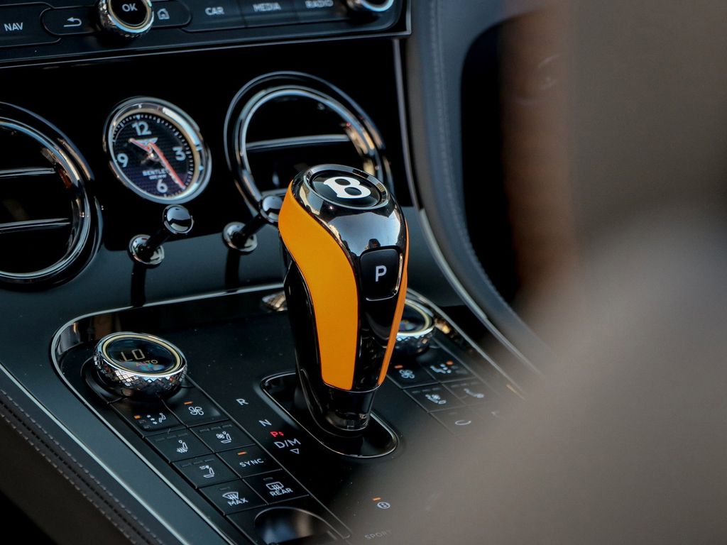 Bentley Continental GTC 2025