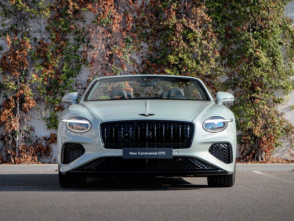 Bentley Continental GTC 2025