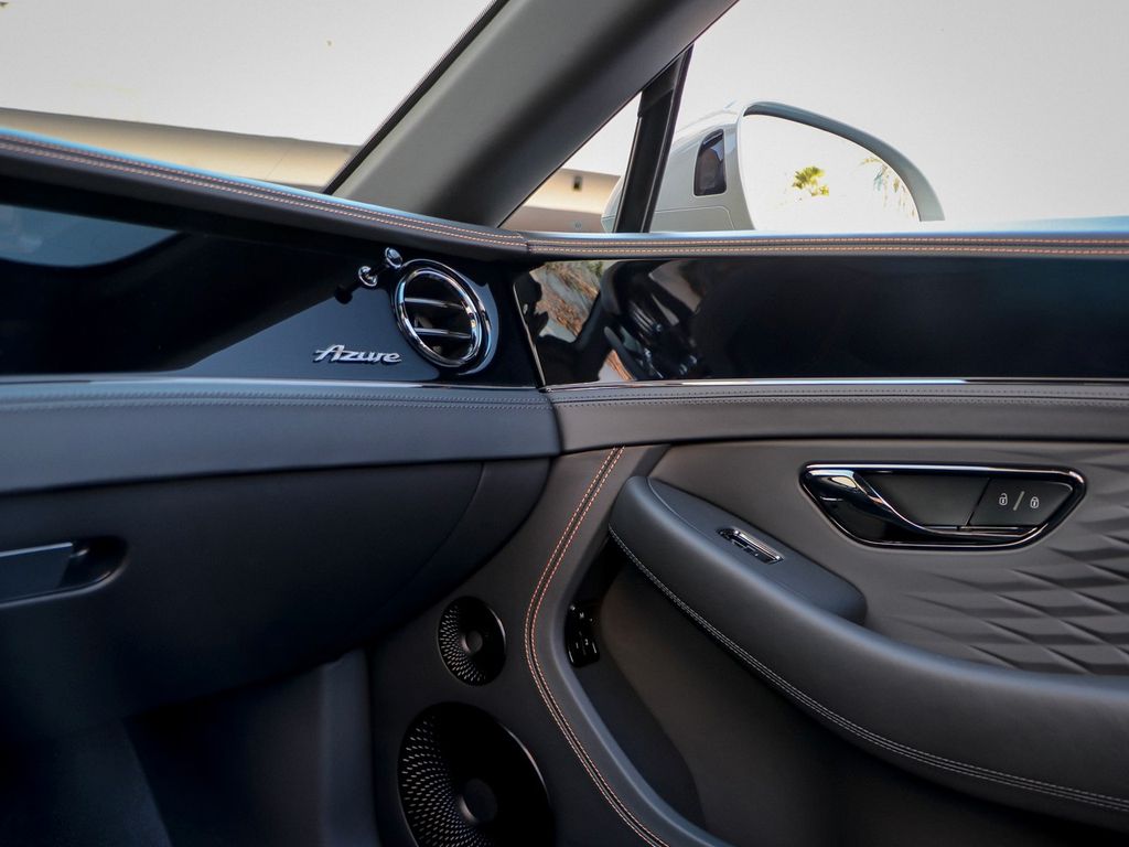 Bentley Continental GTC 2025