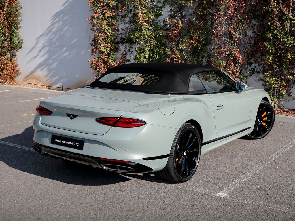 Bentley Continental GTC 2025