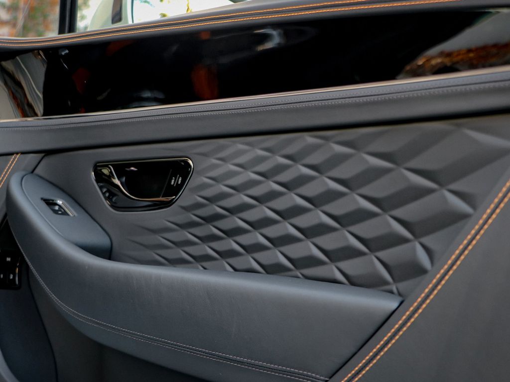 Bentley Continental GTC 2025