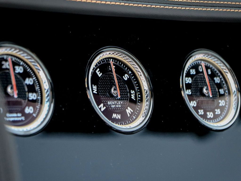 Bentley Continental GTC 2025