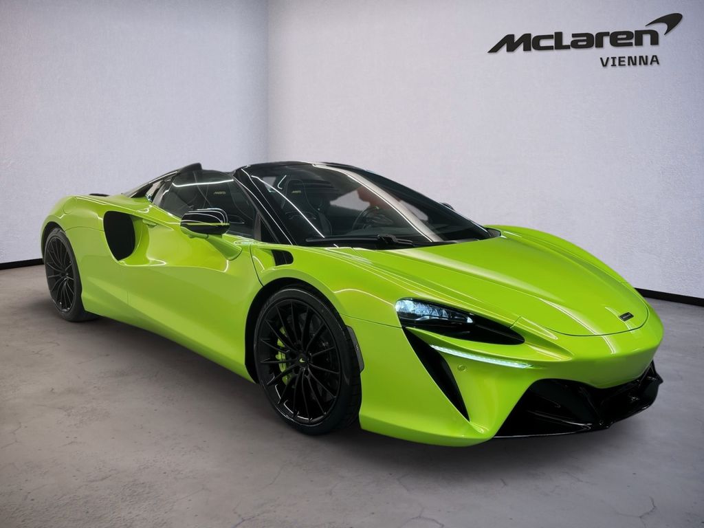 McLaren Artura 2024
