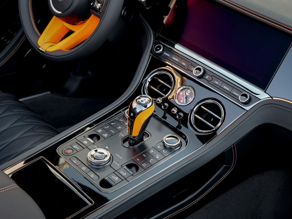 Bentley Continental GTC 2025