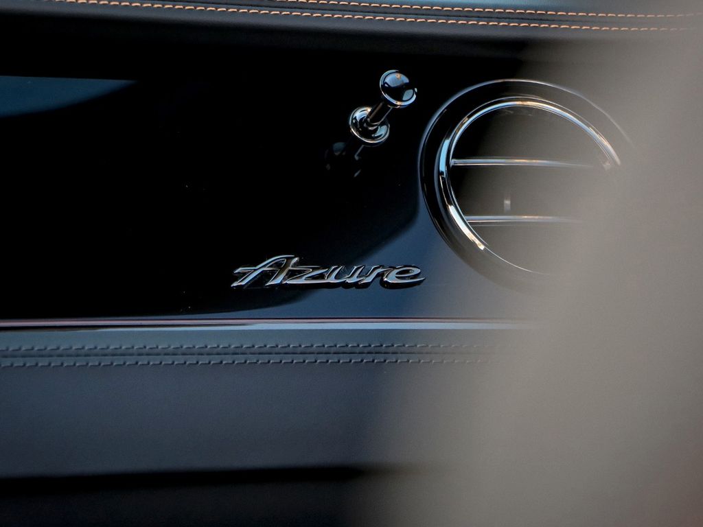 Bentley Continental GTC 2025