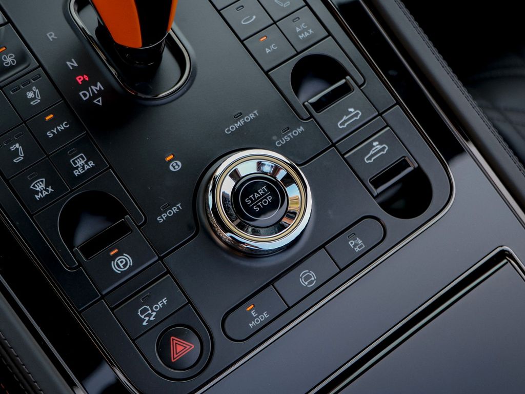 Bentley Continental GTC 2025