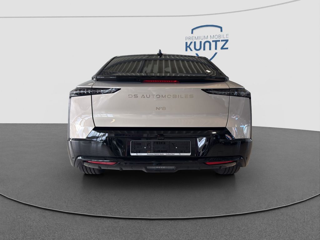 DS Automobiles Nº8