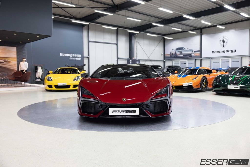 Lamborghini Revuelto 2025