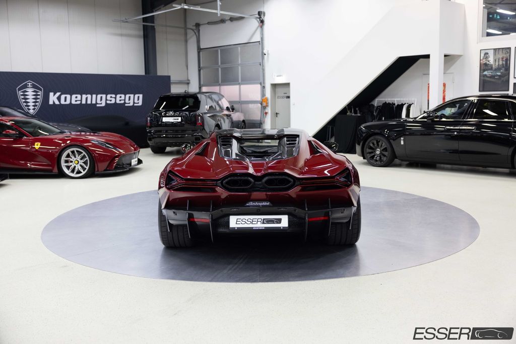 Lamborghini Revuelto 2025