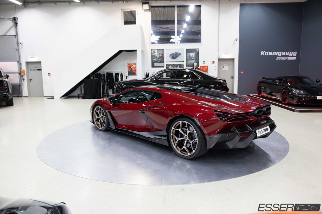 Lamborghini Revuelto 2025