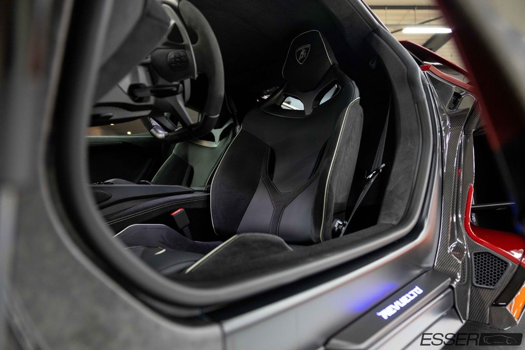 Lamborghini Revuelto 2025