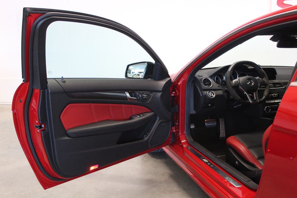 Mercedes-Benz C 63 AMG 2012