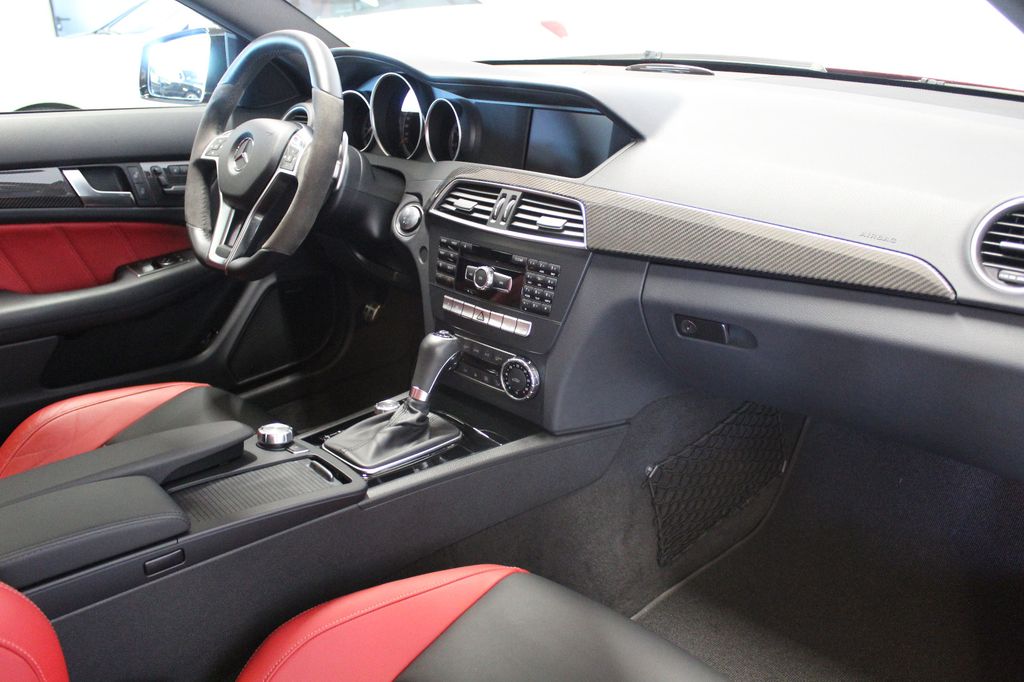 Mercedes-Benz C 63 AMG 2012