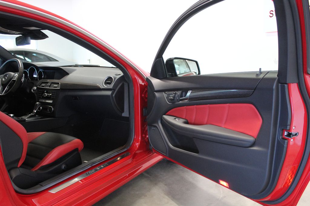 Mercedes-Benz C 63 AMG 2012