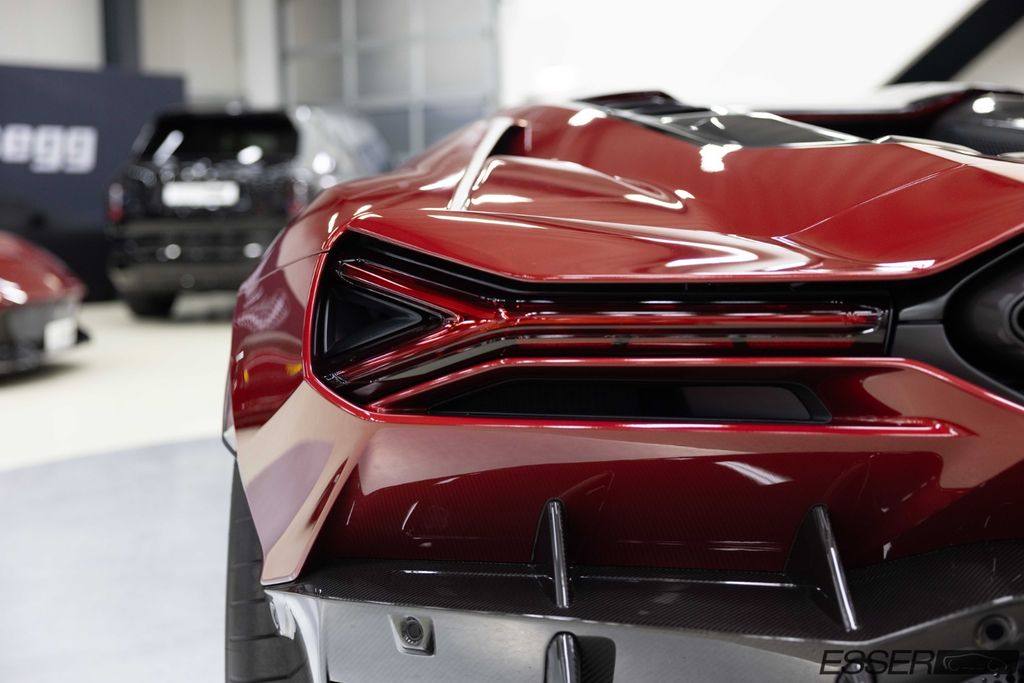 Lamborghini Revuelto 2025