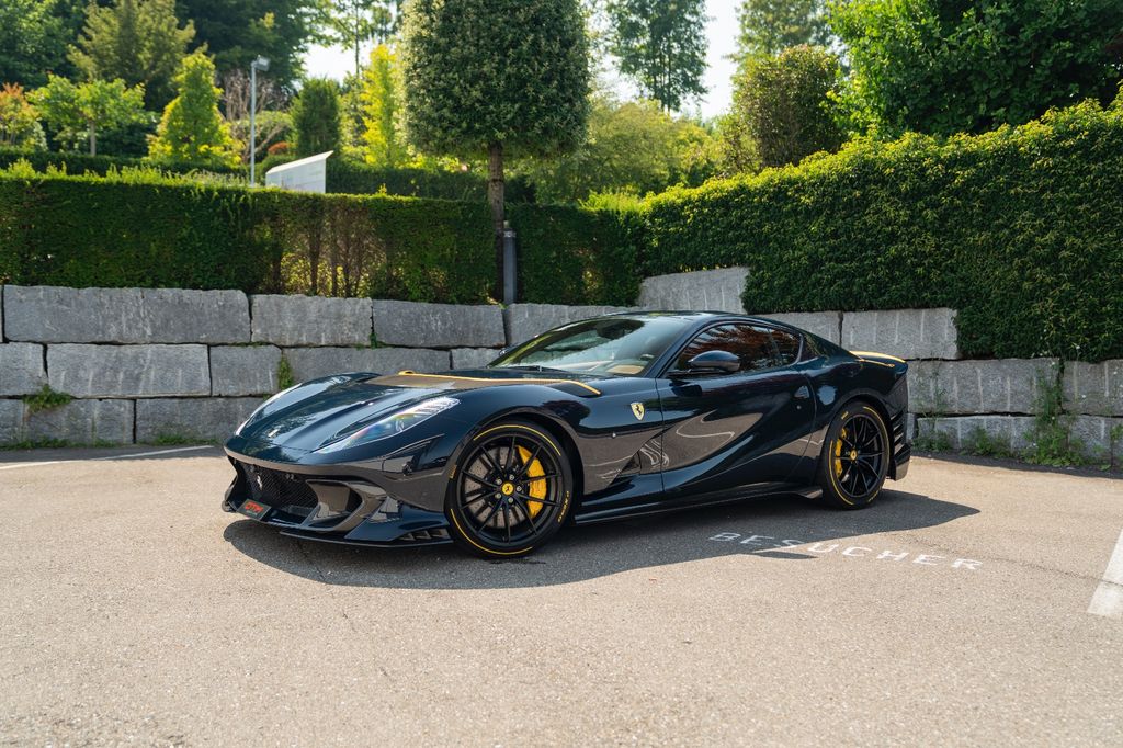 Ferrari 812 2022
